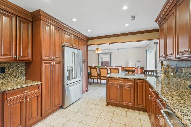 Photo 11 of 41 Rodak Circle, Edison NJ 08817, Edison, NJ