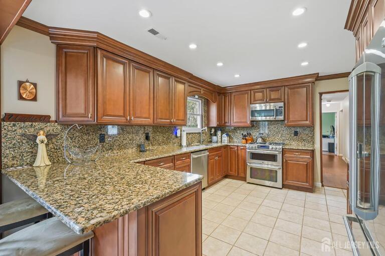 Photo 12 of 41 Rodak Circle, Edison NJ 08817, Edison, NJ