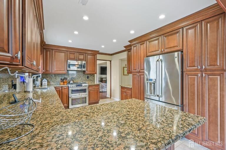 Photo 13 of 41 Rodak Circle, Edison NJ 08817, Edison, NJ