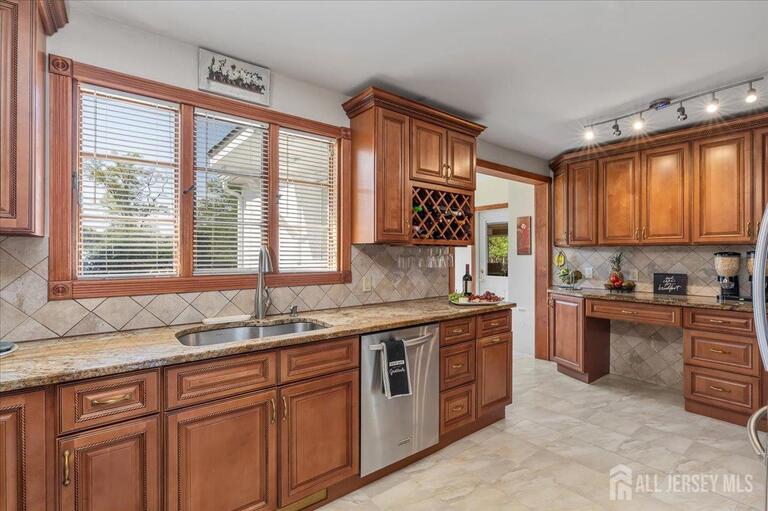 Photo 15 of 544 W 8th Street W, Plainfield NJ 07060, Plainfield, NJ