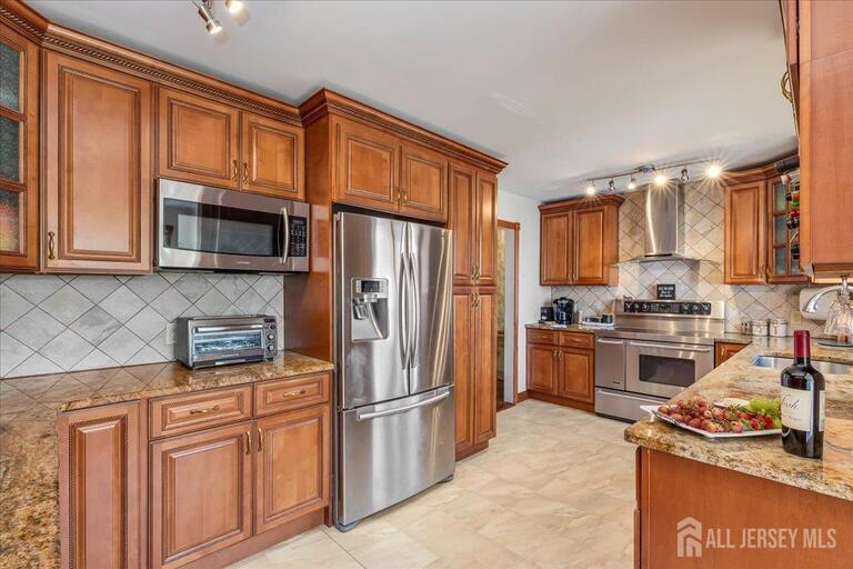 Photo 17 of 544 W 8th Street W, Plainfield NJ 07060, Plainfield, NJ