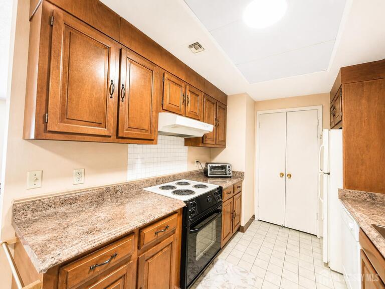 Photo 10 of 148 Old Nassau Road # C, Monroe NJ 08831, Monroe, NJ