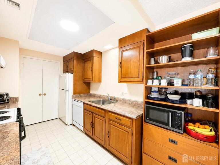 Photo 11 of 148 Old Nassau Road # C, Monroe NJ 08831, Monroe, NJ