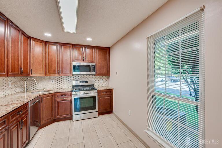 Photo 17 of 73 Goodwin Drive, North Brunswick NJ 08902, North Brunswick, NJ