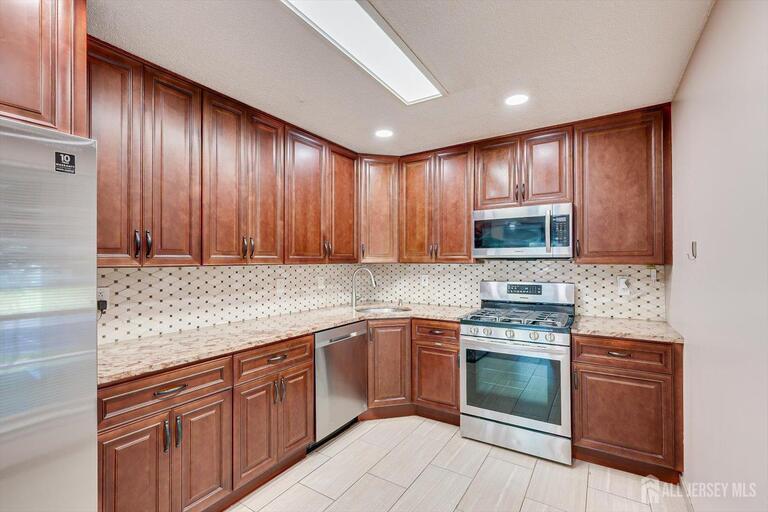 Photo 18 of 73 Goodwin Drive, North Brunswick NJ 08902, North Brunswick, NJ