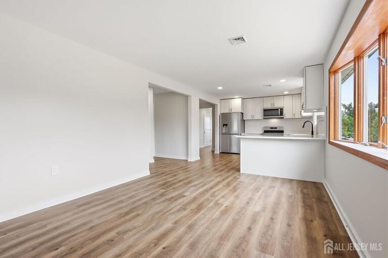 Photo 4 of 2 Kendall Drive, Parlin NJ 08859, Parlin, NJ