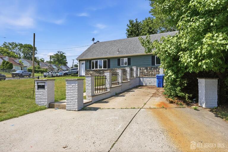 Photo 27 of 2 Kendall Drive, Parlin NJ 08859, Parlin, NJ