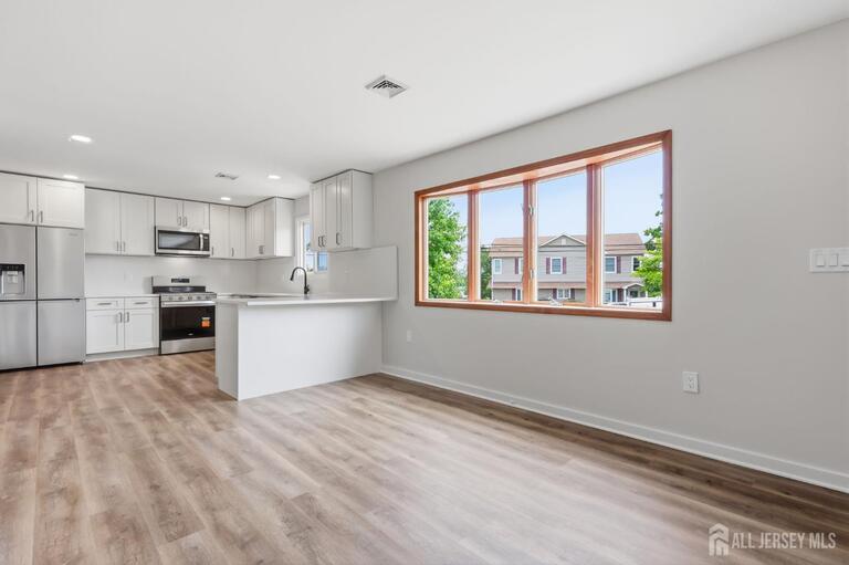 Photo 5 of 2 Kendall Drive, Parlin NJ 08859, Parlin, NJ