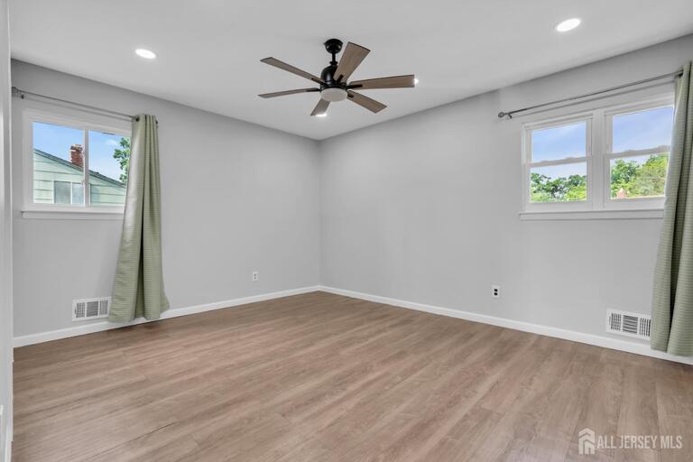 Photo 19 of 125 Jeff Street, Edison NJ 08837, Edison, NJ