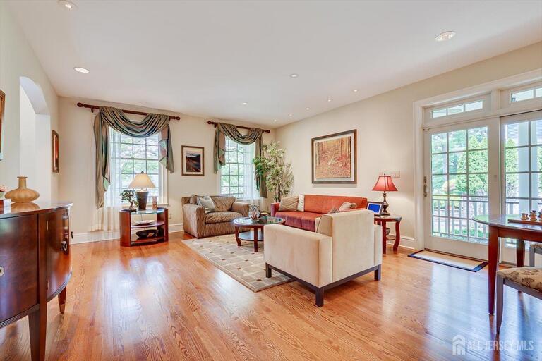Photo 16 of 4 Edgewood Road, Edison NJ 08820, Edison, NJ