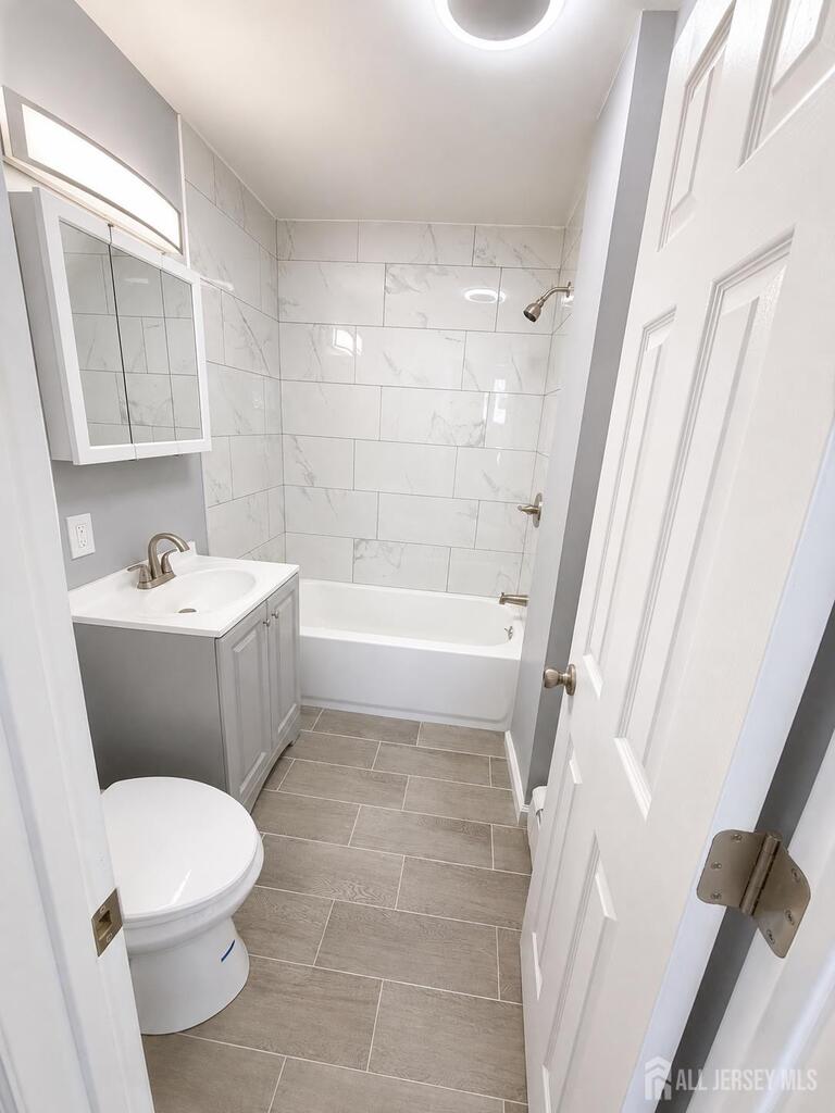 Photo 5 of 49 Lincoln Court, Keansburg NJ 07735, Keansburg, NJ