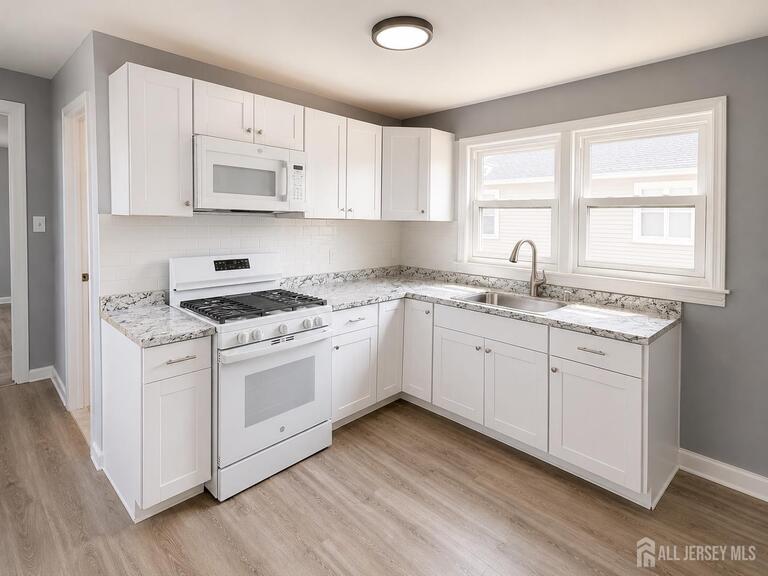 Photo 3 of 49 Lincoln Court, Keansburg NJ 07735, Keansburg, NJ