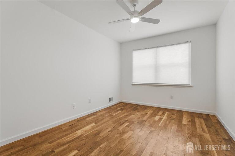 Photo 10 of 131 Beverly Hill Terrace, Woodbridge Proper NJ 07095, Woodbridge Proper, NJ