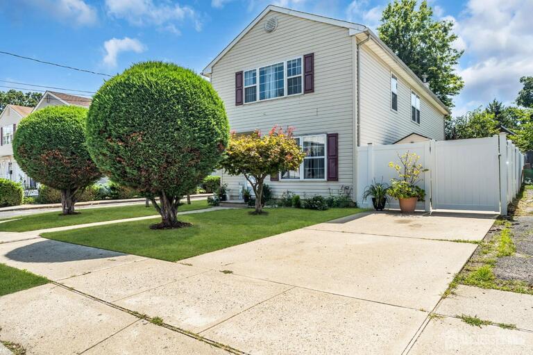 Photo 5 of 425 Thomas Street, Perth Amboy NJ 08861, Perth Amboy, NJ
