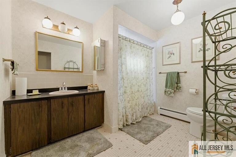 Photo 36 of 46 Lynnwood Road, Edison NJ 08820, Edison, NJ
