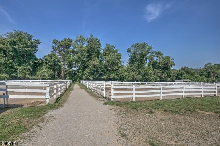 Property listing MLS 3988419 photo 8