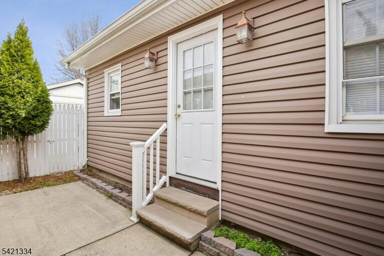 Property listing MLS 4018264 photo 33