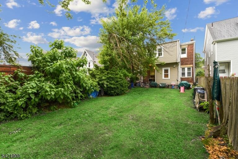 Property listing MLS 4020296 photo 3