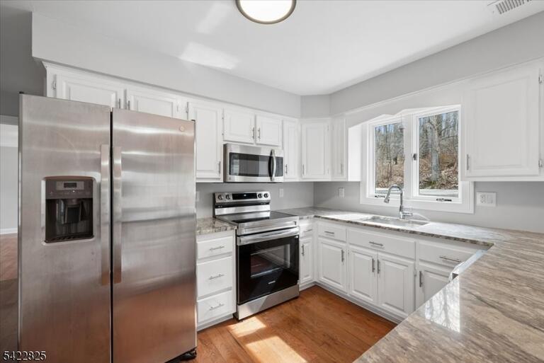 Property listing MLS 4024671 photo 10