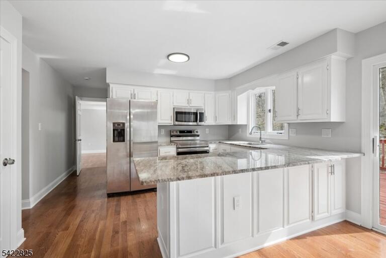 Property listing MLS 4024671 photo 9