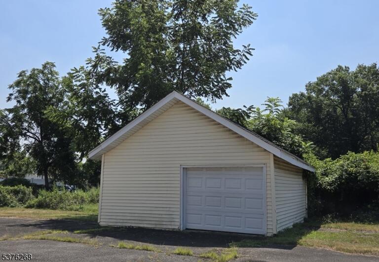 Property listing MLS 4025767 photo 4