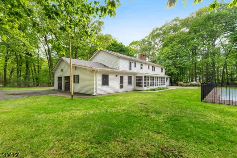 Property listing MLS 4028308 photo 3