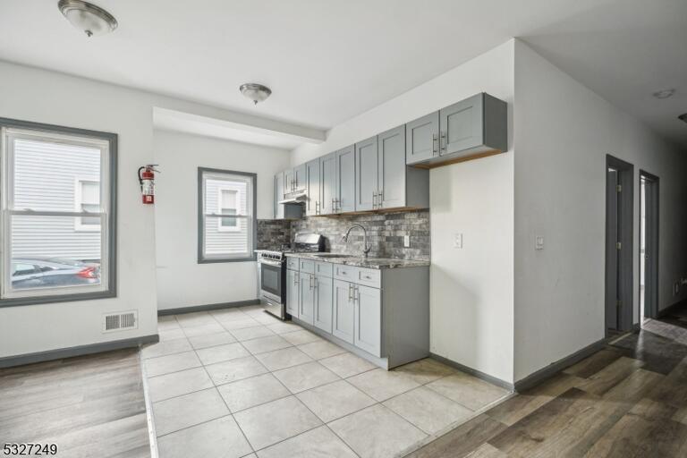 Property listing MLS 4028345 photo 6