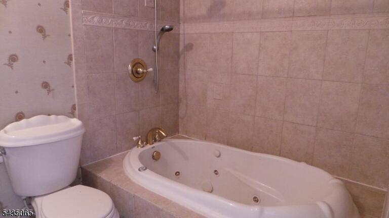 Property listing MLS 4031140 photo 27