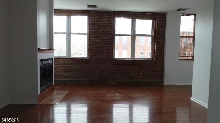Property listing MLS 4031140 photo 35
