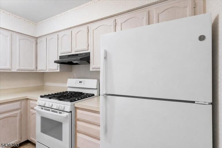Property listing MLS 4033062 photo 11