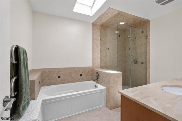 Property listing MLS 4033062 photo 24