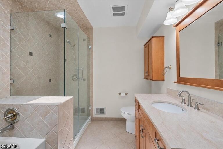 Property listing MLS 4033062 photo 25