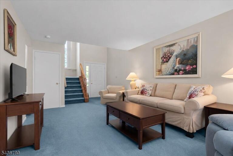 Property listing MLS 4033062 photo 4