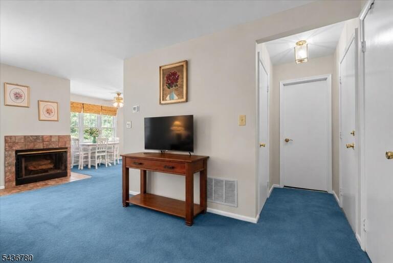 Property listing MLS 4033062 photo 5