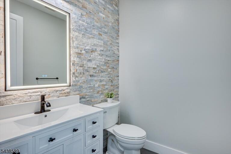 Property listing MLS 4033571 photo 14