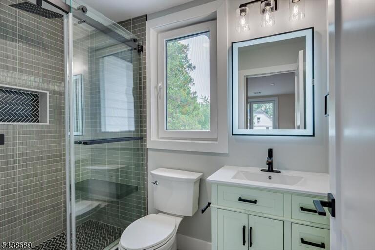 Property listing MLS 4033571 photo 15