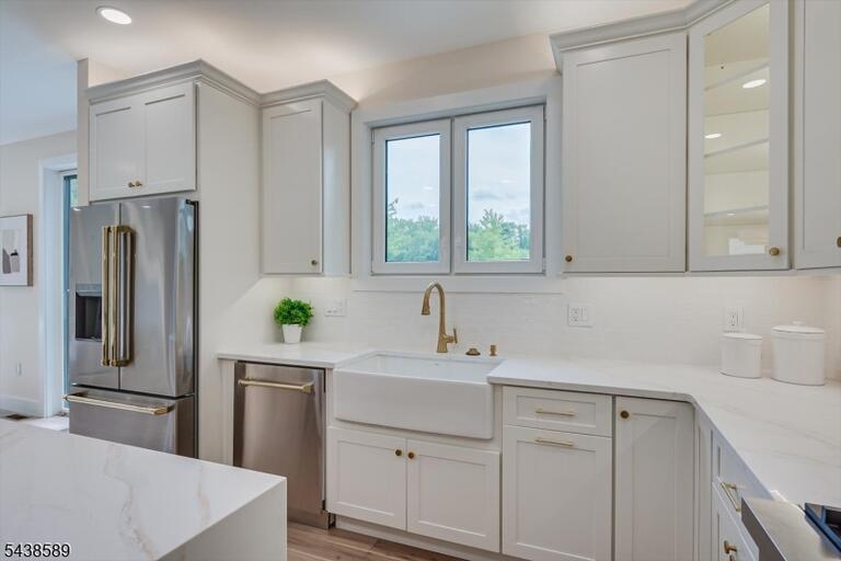 Property listing MLS 4033571 photo 9
