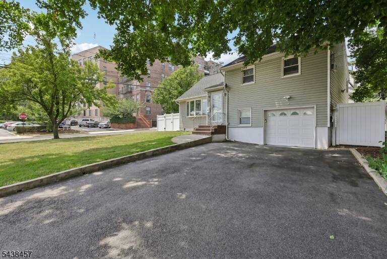 Property listing MLS 4033873 photo 3