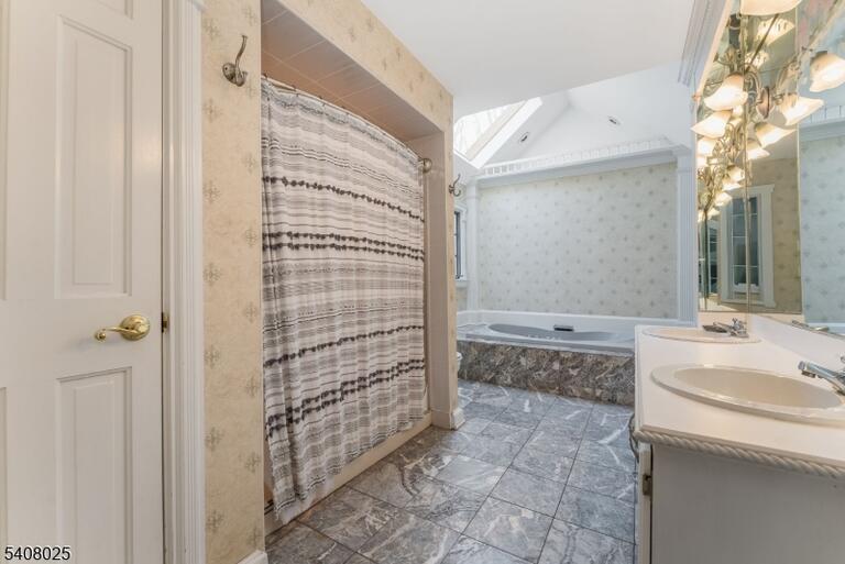 Property listing MLS 4034015 photo 23