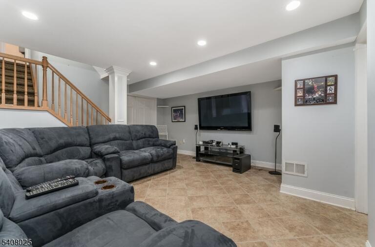 Property listing MLS 4034015 photo 33