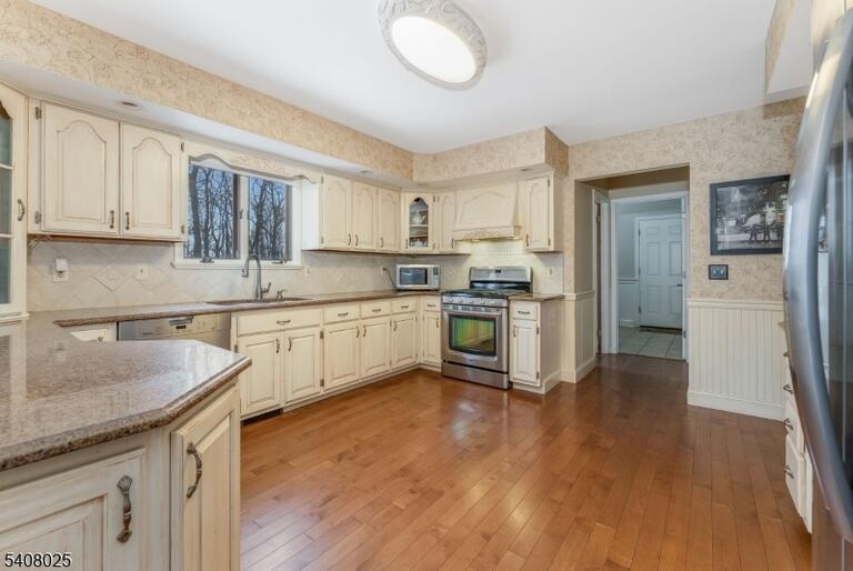 Property listing MLS 4034015 photo 8