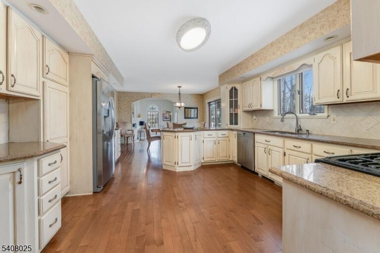 Property listing MLS 4034015 photo 9