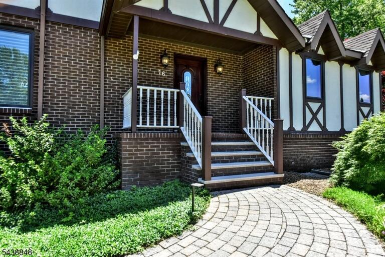 Property listing MLS 4034346 photo 3