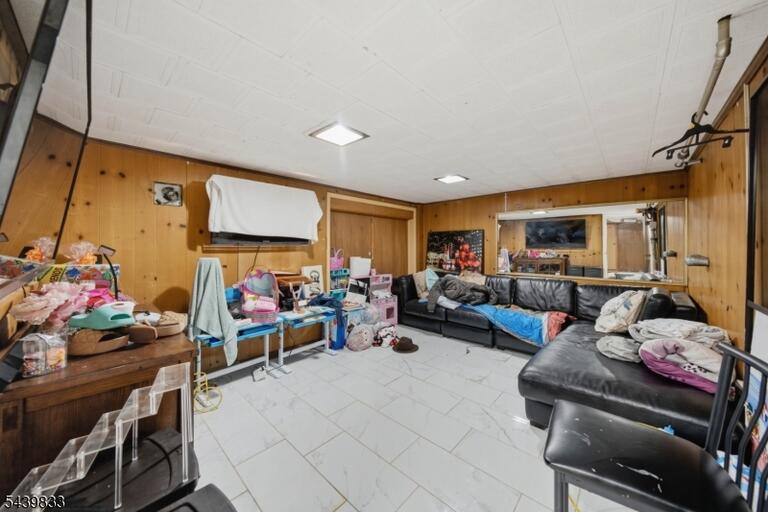 Property listing MLS 4035100 photo 18