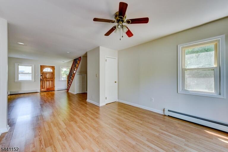 Property listing MLS 4035937 photo 10