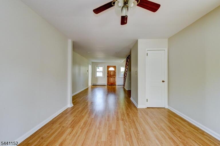 Property listing MLS 4035937 photo 11