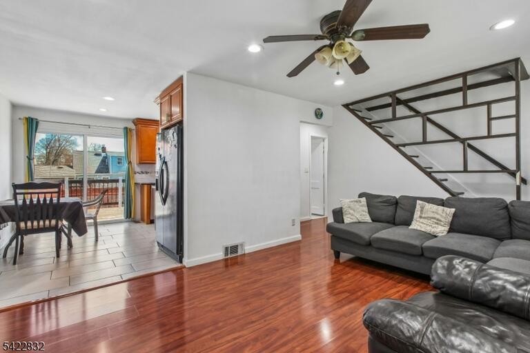 Property listing MLS 4036191 photo 10