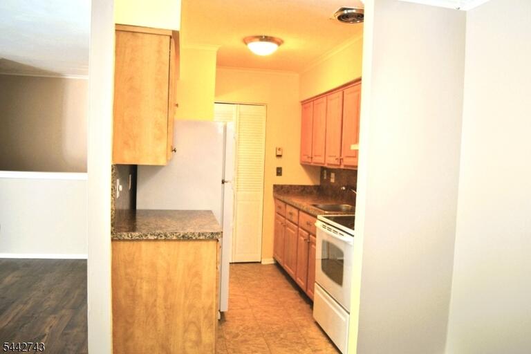 Property listing MLS 4037270 photo 15