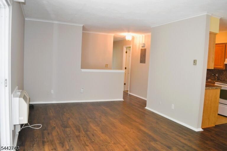 Property listing MLS 4037270 photo 2