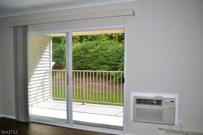Property listing MLS 4037270 photo 4
